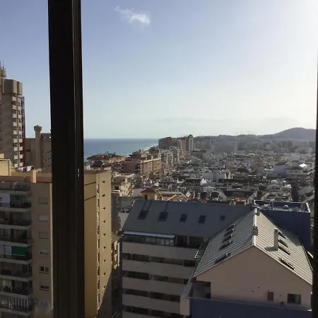 Las Palmeras Towers Apartment *